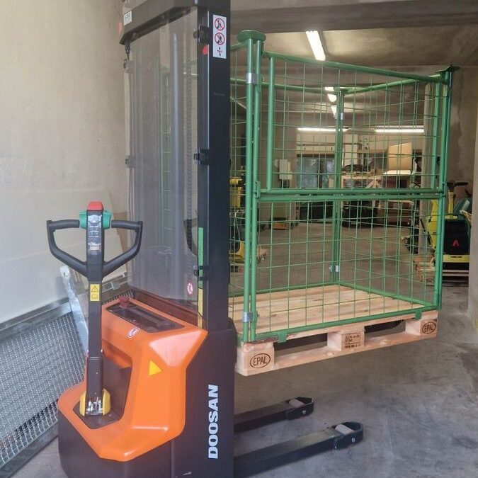 Doosan Lithium Hochhubwagen 1,2 T